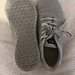 Light Gray Knit Sneakers - Casual Lace-Up